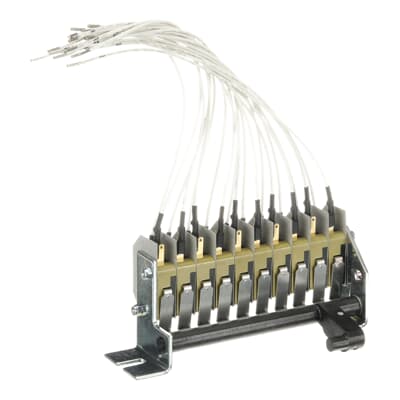 10 OPEN/CLOSED AUX.CONTACTS E1/6